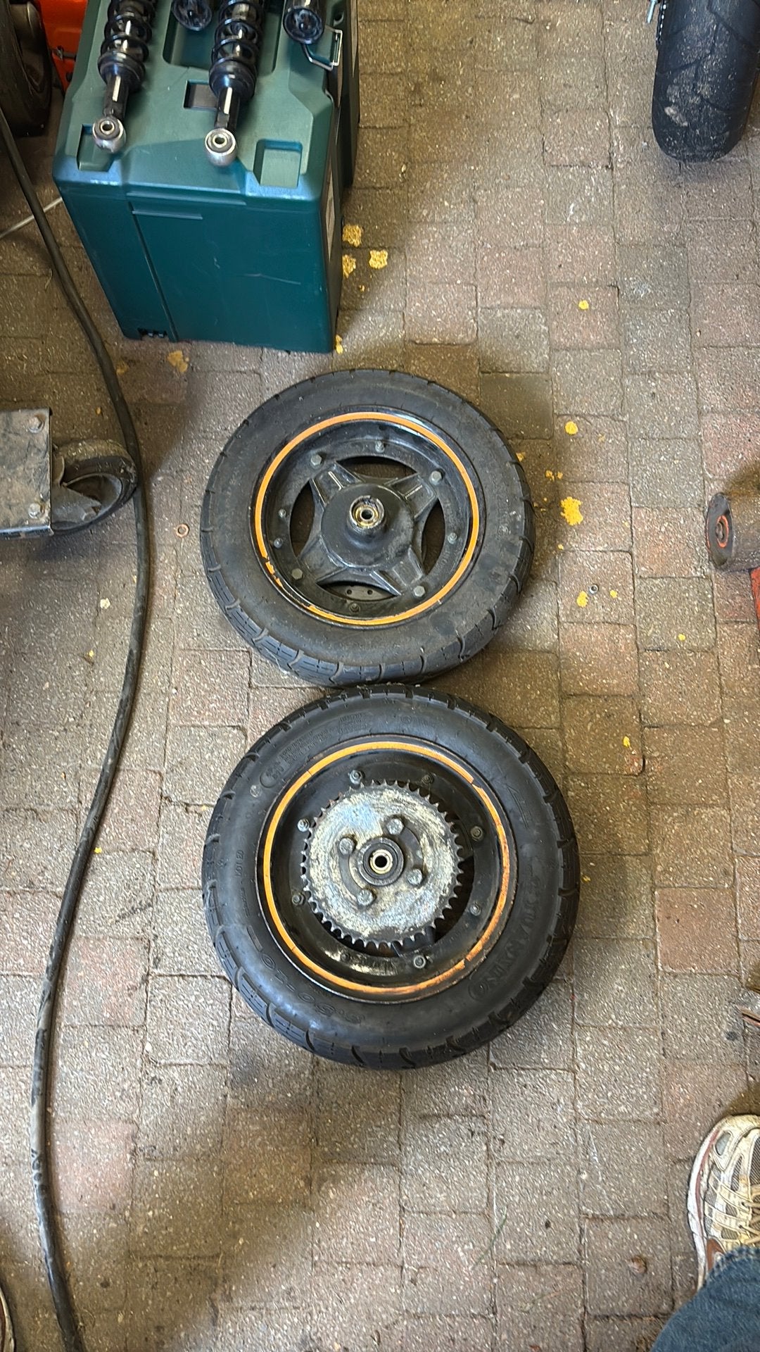 Roues Dax, Enlèvement
