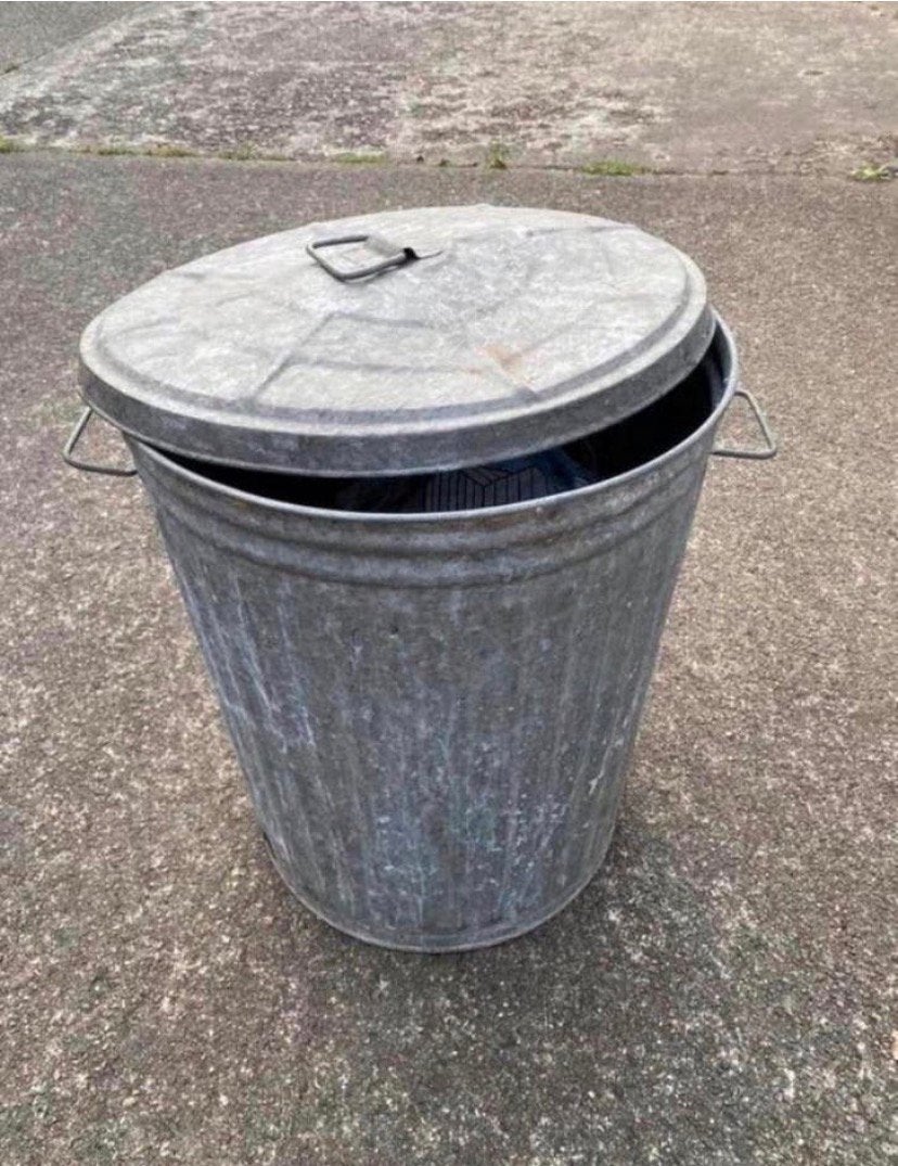 Zinken vuilbak, Ophalen, Gebruikt