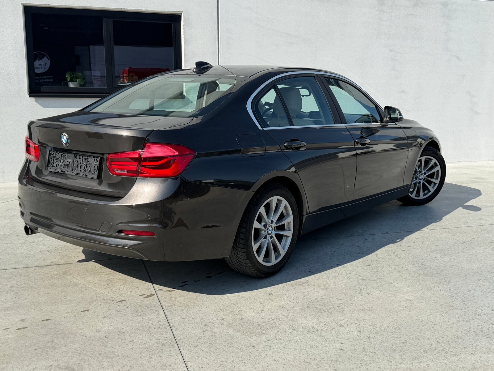 BMW 318i BENZINE | 2016 | 123.000KM, Autos, BMW, Achat, Boîte manuelle, Berline, Particulier