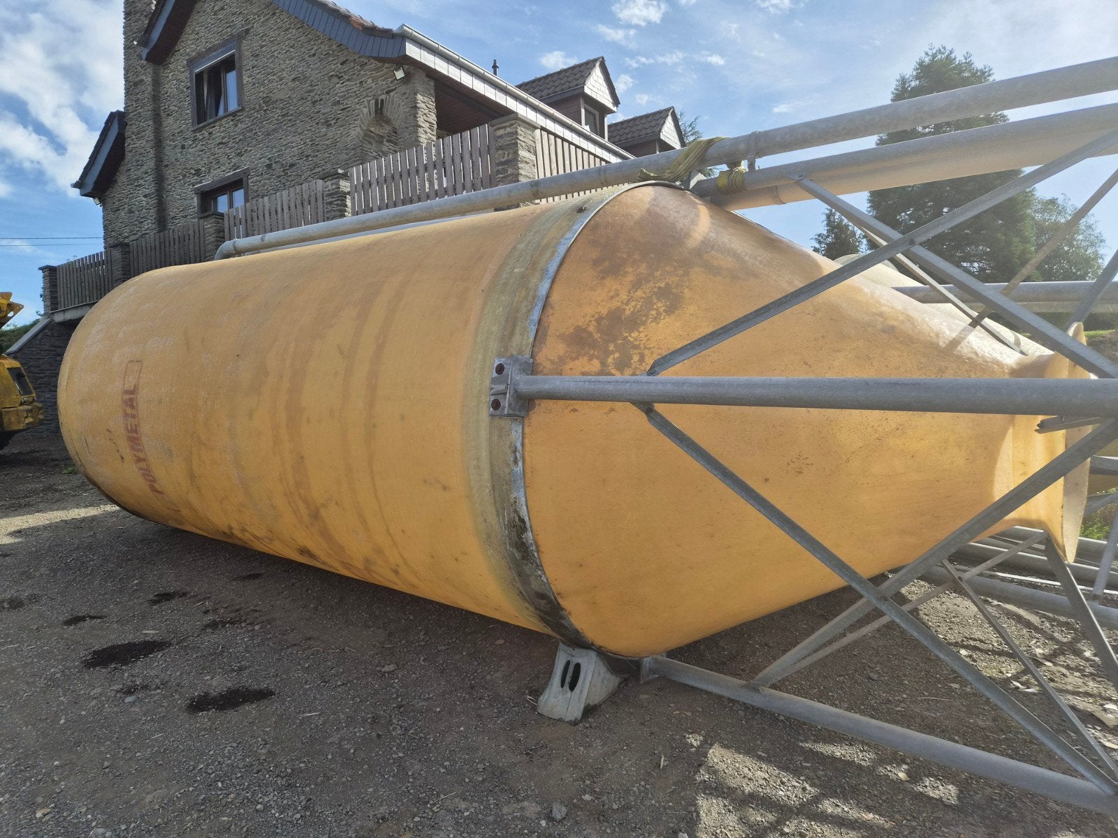 Silo polyester: 9 tonnes., Enlèvement ou Envoi