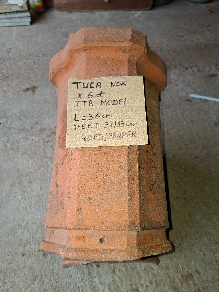 Tuca nokpannen  en gevelpannen L+R, Ophalen, Steen of Klei, Zo goed als nieuw, Dakpannen