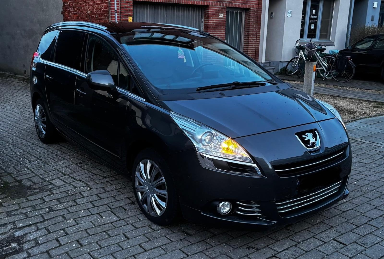 Peugeot 5008 1.6 benzine automaat
Full option, Auto's, Euro 5, 1600 cc, 5 deurs, Particulier