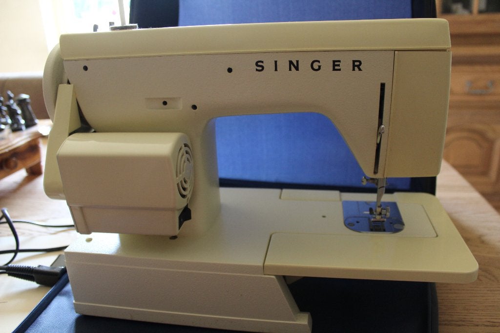Singer naaimachine, Hobby en Vrije tijd, Naaimachines en Toebehoren, Ophalen, Zo goed als nieuw, Naaimachine, Singer