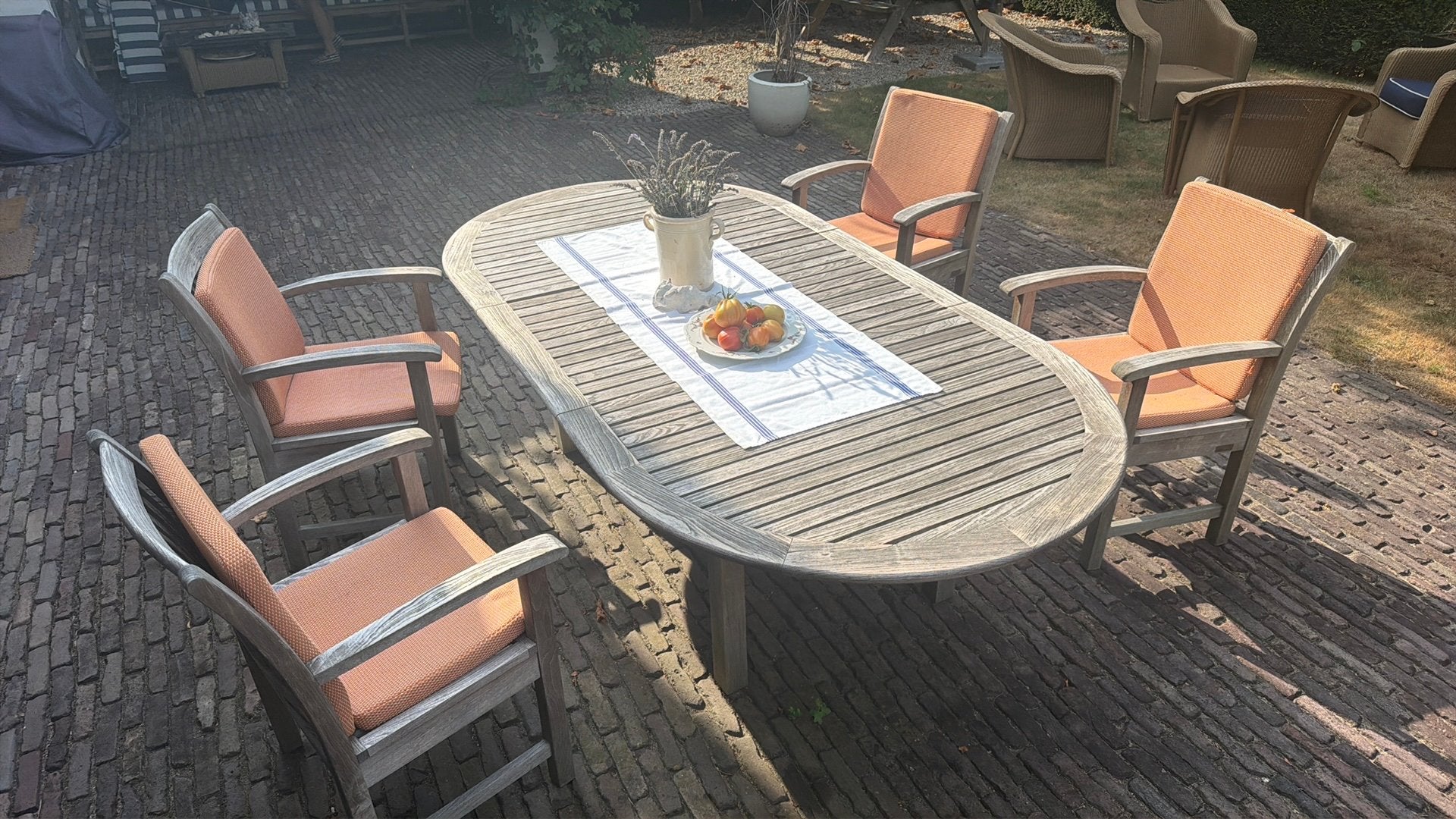 Chique tuinset - 4 stoelen met tafel, Ophalen, Zo goed als nieuw, Tuinset