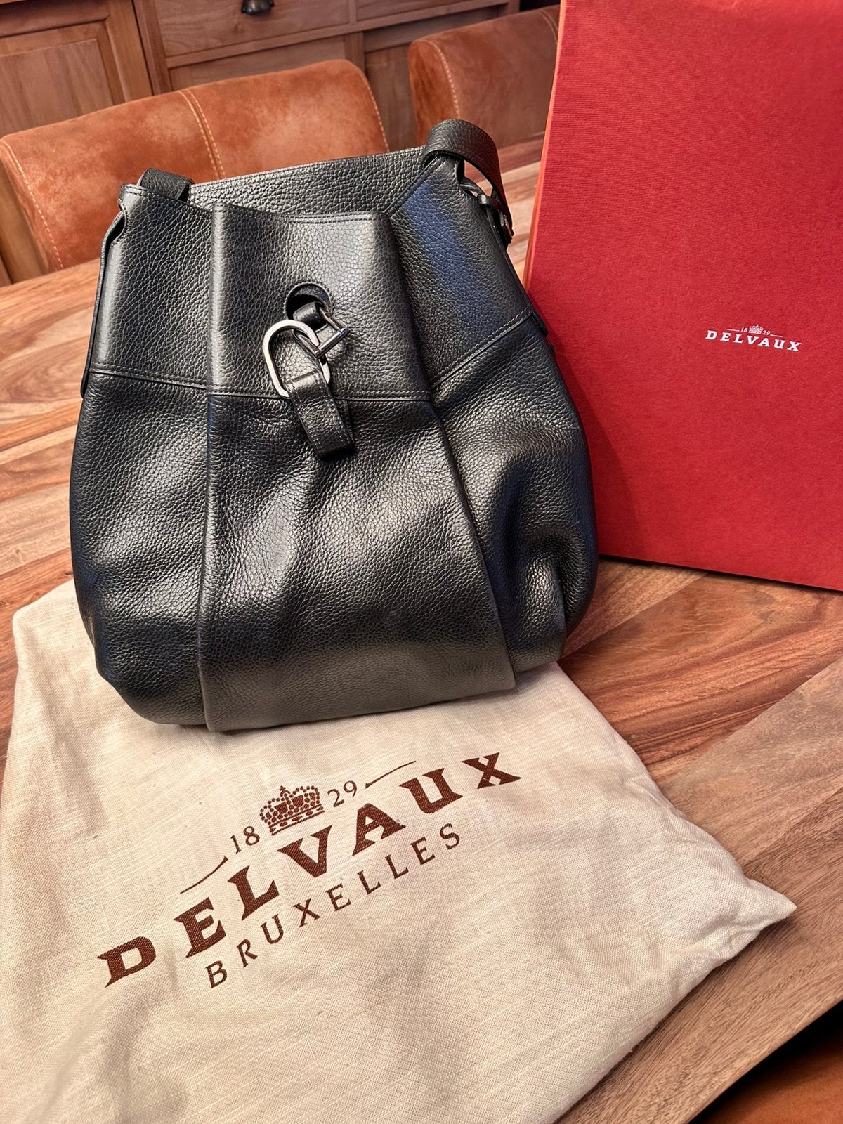 DELVAUX GIVRY NOIR – CUIR GRAINÉ, Enlèvement ou Envoi, Comme neuf, Rouge