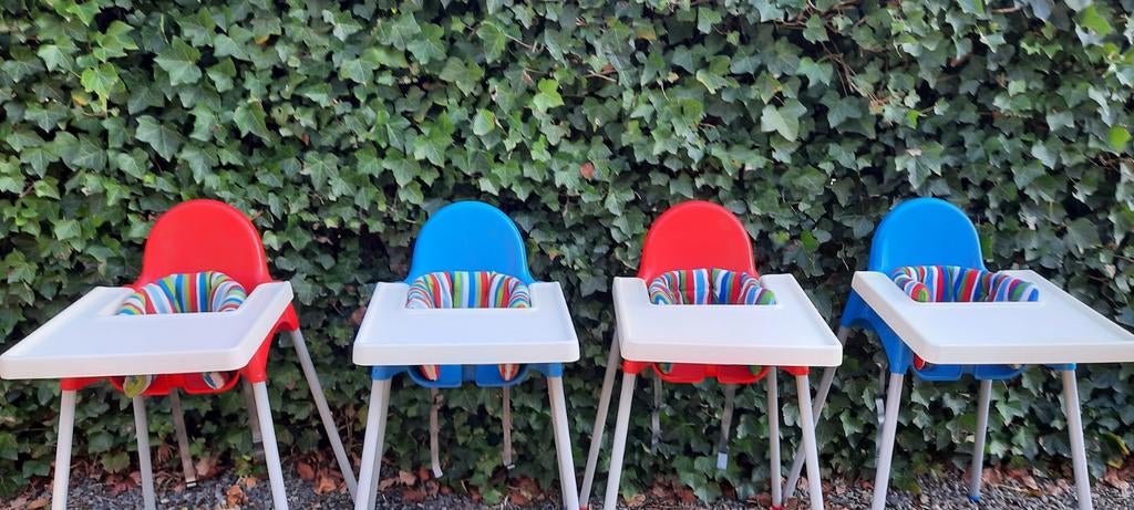 Baby stoelen met eet tablet en verkleinkussen 10 euro per st, Ophalen
