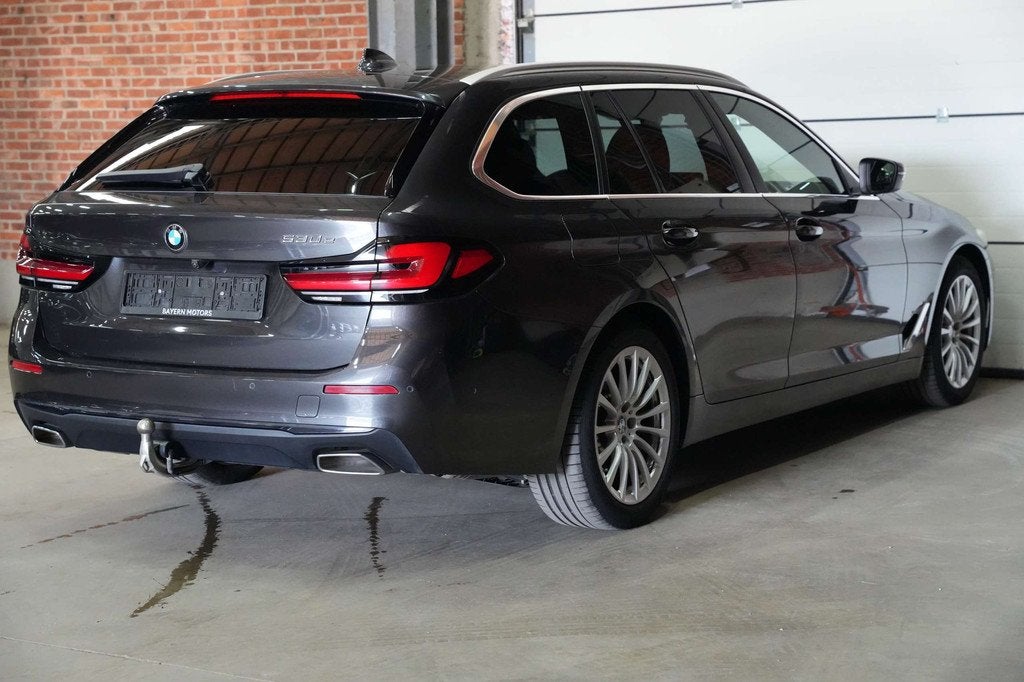 BMW 530 eA Plug in Hybride Benzine Garantie Facelift Touri, Cuir, Euro 6, Carnet d'entretien, Noir