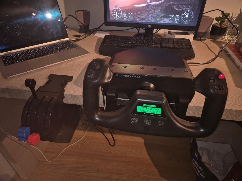 Logitech Flight Yoke System, Informatique & Logiciels, Joysticks, Comme neuf, Enlèvement ou Envoi