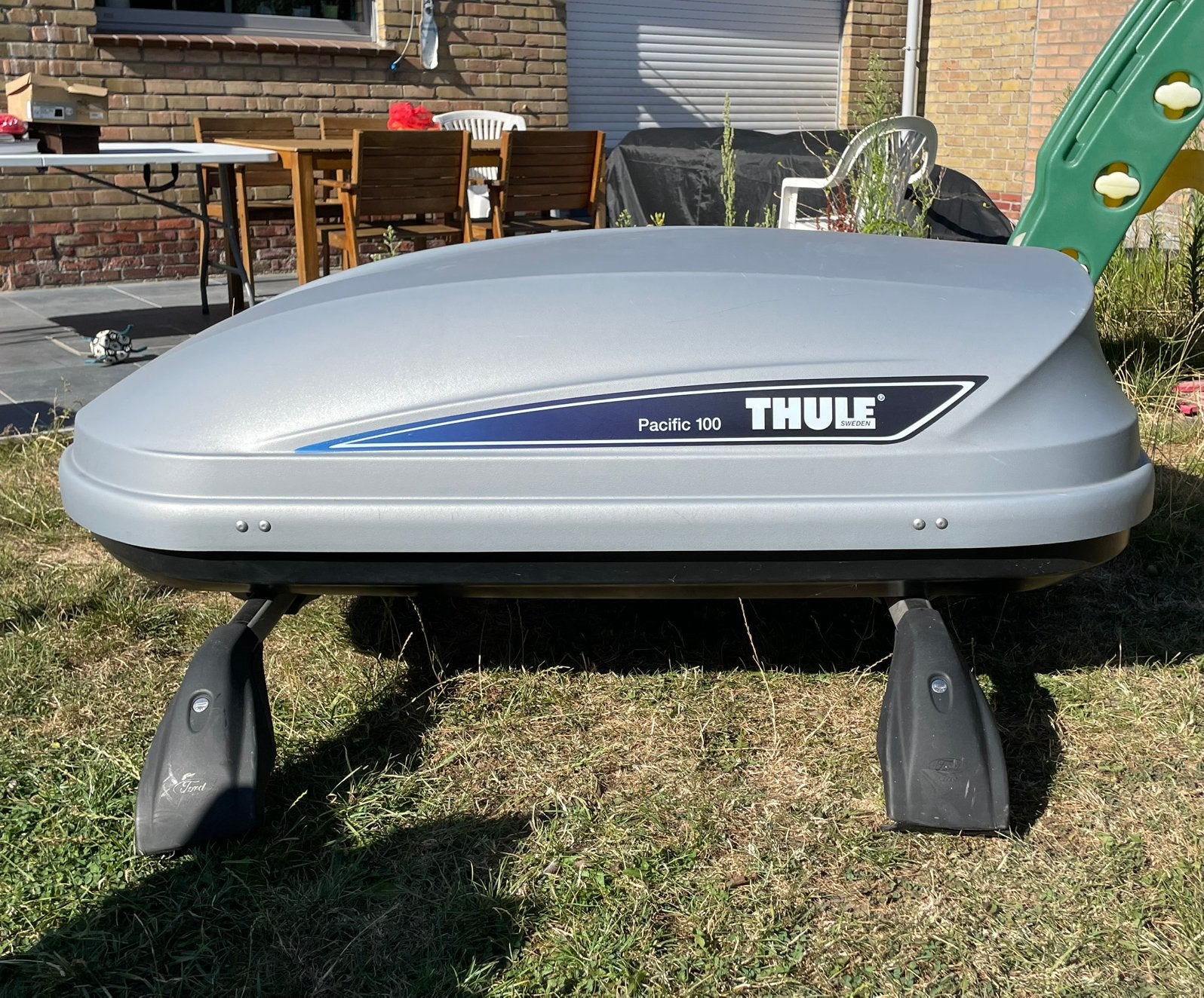 Dakkoffer Thule Pacific 100 met dakdragers Ford C-Max 2012, Auto diversen, Dakkoffers, Ophalen, Gebruikt