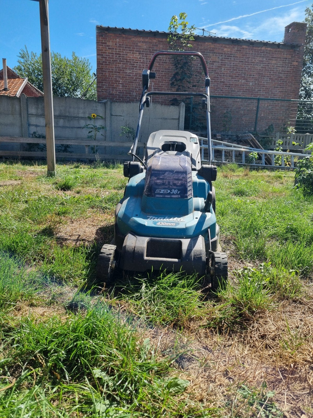 Te koop Makita elektrische grasmaaier DLM432, Ophalen, Cirkelmaaier, Gebruikt, Elektrische grasmaaier