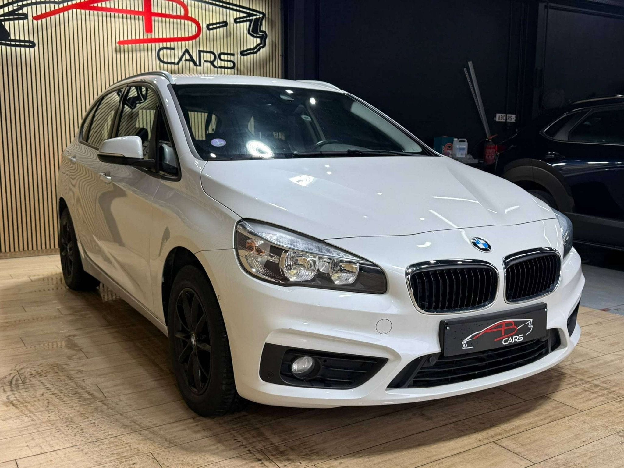 BMW 2 Serie 216 I * Active Tourer * GARANTIE 12 MOIS * 1er p, Autos, Cuir, 75 kW, Achat, Euro 6