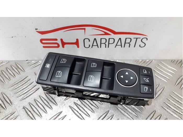 Commutateur vitre électrique d'un Mercedes CLA, Autos : Pièces & Accessoires, Tableau de bord & Interrupteurs, Mercedes-Benz, Utilisé