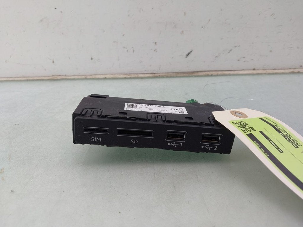 AUX/USB POORT Audi A6 Avant (C8) (01-2018/-) (|4N0035736A|), Info@audi.de, Audi, Audi AG, Gebruikt