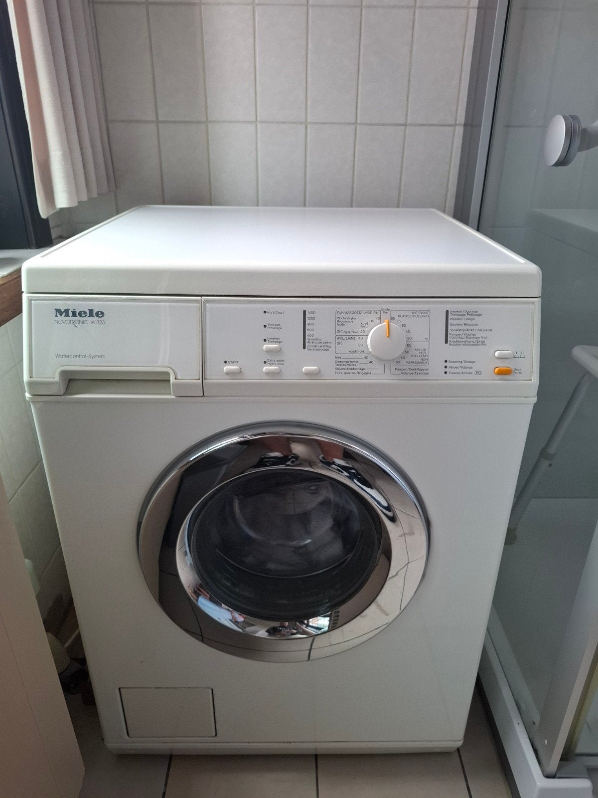 Miele Novotronic W323 wasmachine, Elektronische apparatuur, Wasmachines, Ophalen, Gebruikt