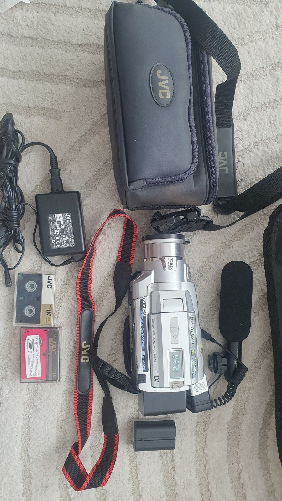 JVC CAMERA, Enlèvement, Caméra