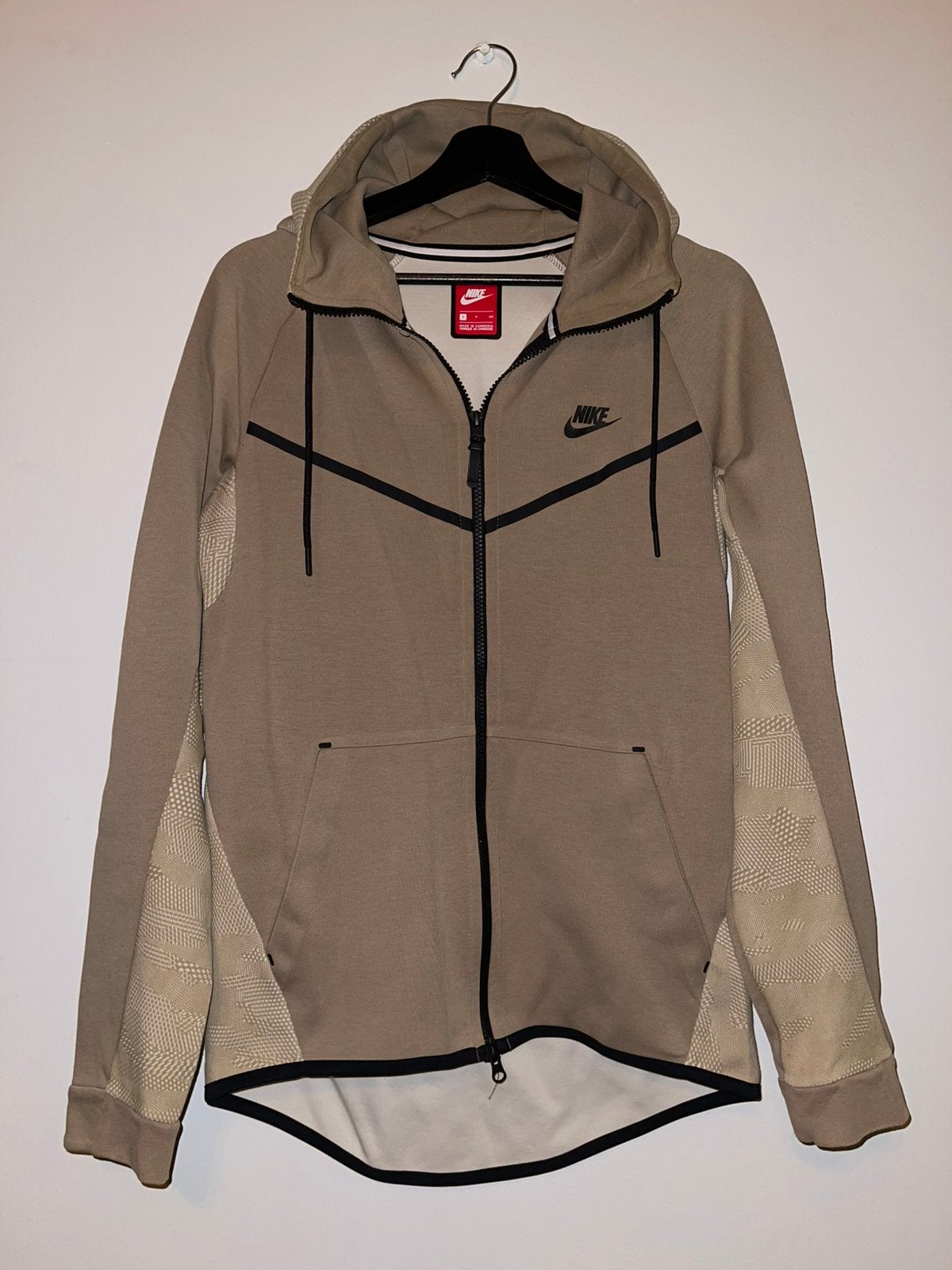 Ensemble complet Nike Tech Fleece Édition Spéciale Jacquard, Beige, Général, Comme neuf, Taille 46 (S) ou plus petite