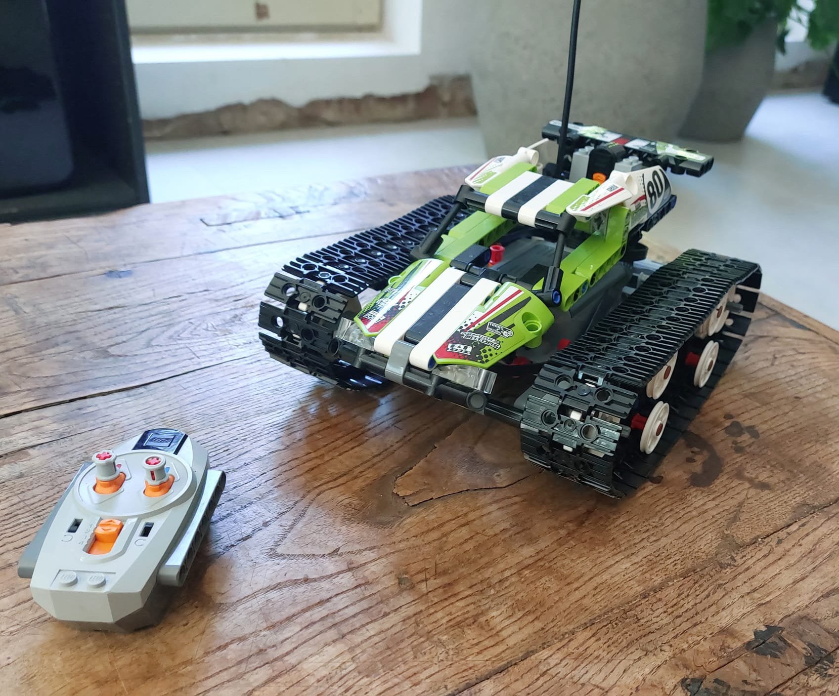 Radiogestuurde lego technics wagen met rupsbanden, Ophalen, Zo goed als nieuw, Lego