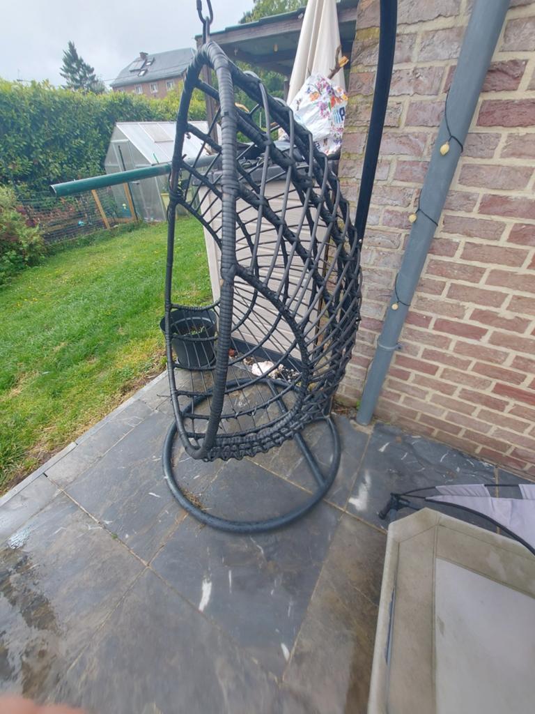 Chaise jardin œuf, Enlèvement, Rotin
