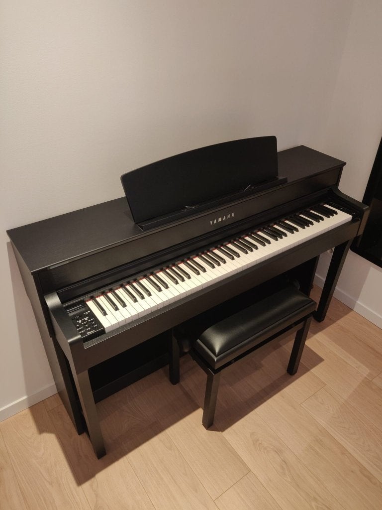 Piano Yamaha Clavinova CLP 645, Ophalen, Zwart, Digitaal, Zo goed als nieuw