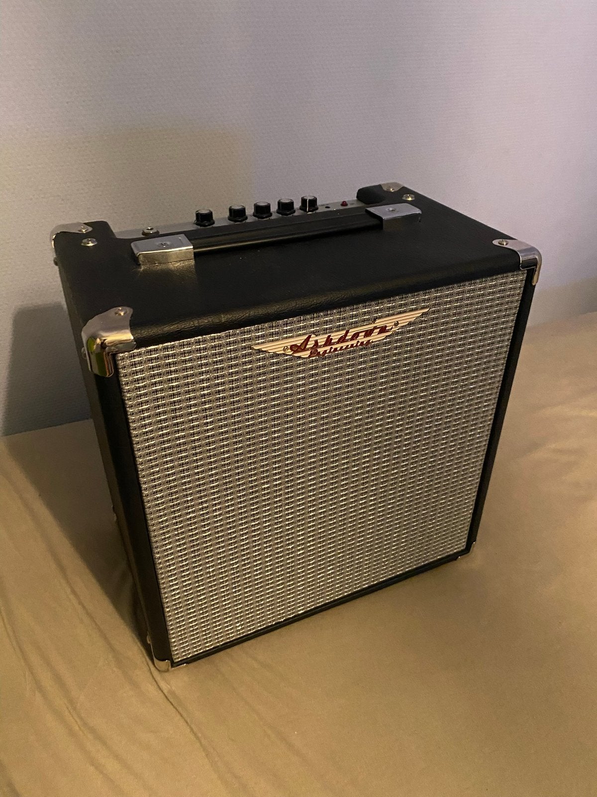 Ashdown studio 8 bass amp, Muziek en Instrumenten, Ophalen, Nieuw, Basgitaar, Minder dan 50 watt