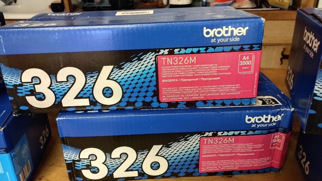 Negen.Brother TN326M-tonercartridge en TN326C-tonercartridge, Computers en Software, Printerbenodigdheden, Ophalen of Verzenden