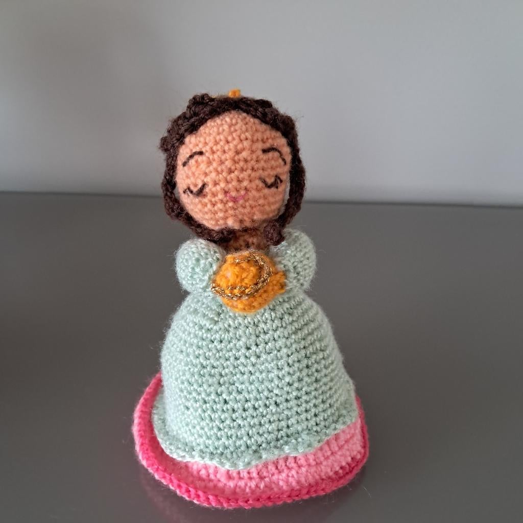 Amigurumi omkeerbaar prinsesje en kikker inéén 15cm hoogte, Hobby en Vrije tijd, Ophalen