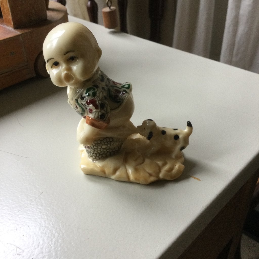 Vintage Chinees baby beeldje  van resin beenhars, Ophalen of Verzenden