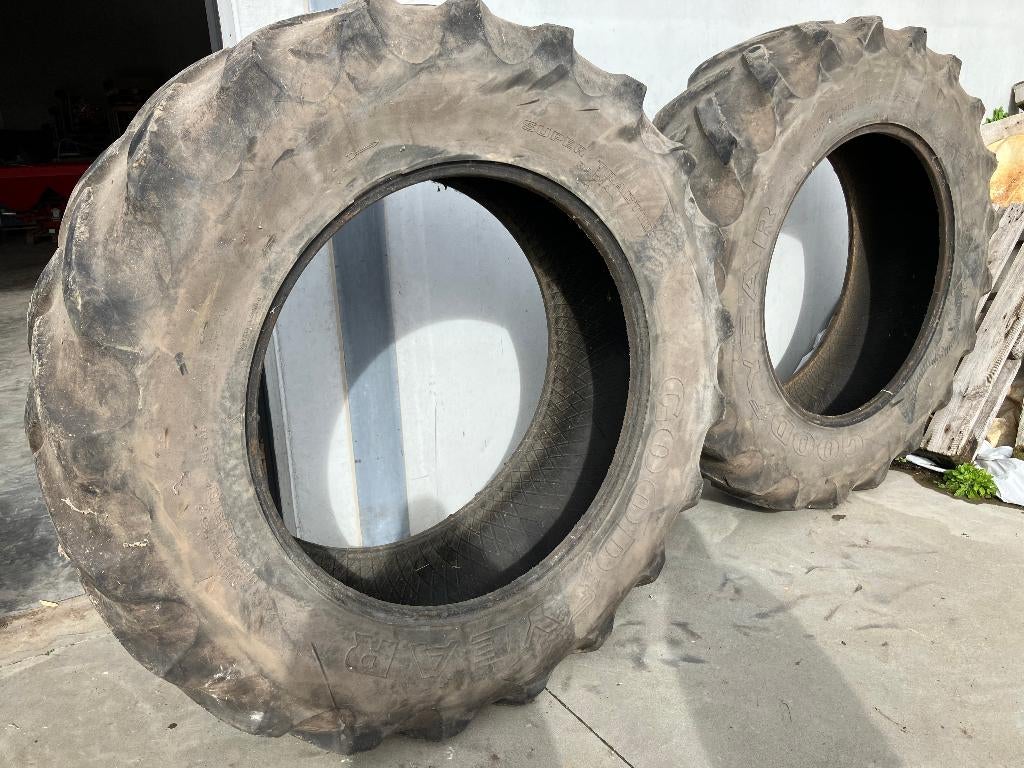 Traktor banden 18/4 R38 en 520/70 R38, Zakelijke goederen, Landbouw | Onderdelen | Banden, Velgen en Assen, Ophalen