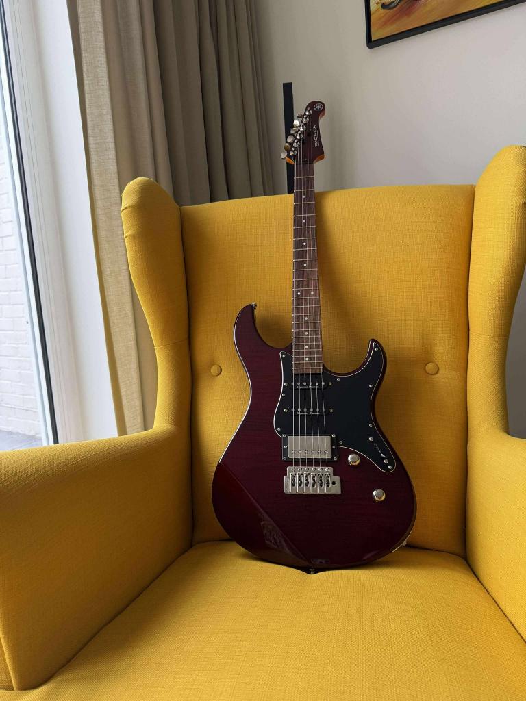 Yamaha Pacifica 612V II FM RTB, Muziek en Instrumenten, Snaarinstrumenten | Gitaren | Elektrisch, Zo goed als nieuw, Solid body