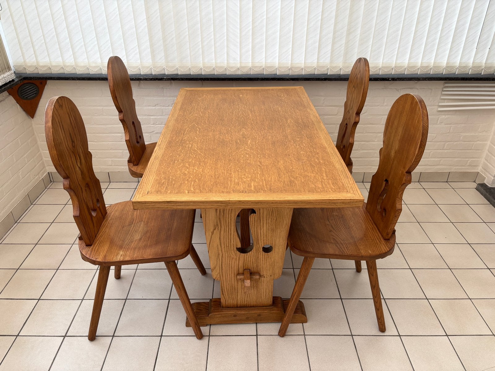 Tafel met 4 stoelen, Ophalen, Zo goed als nieuw