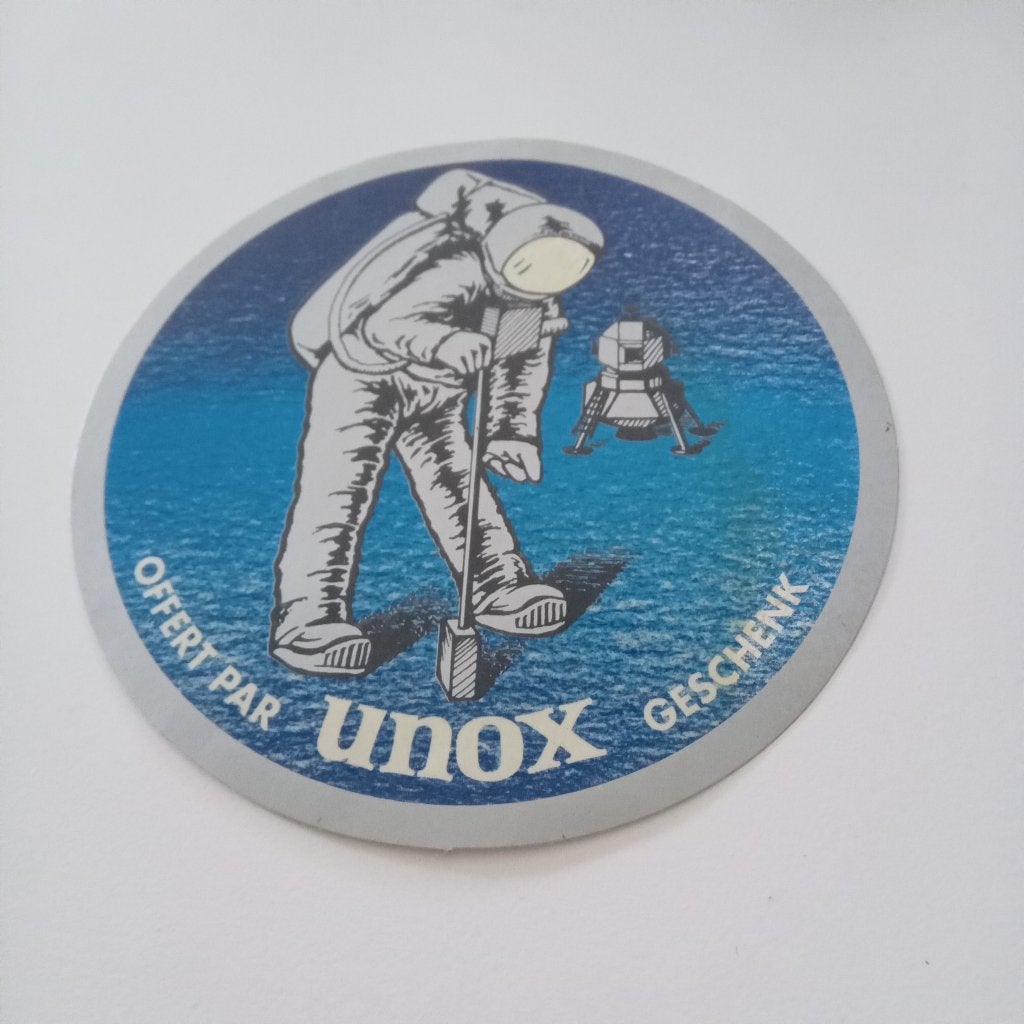 AUTOCOLLANT UNOX SUR LA LUNE, Envoi