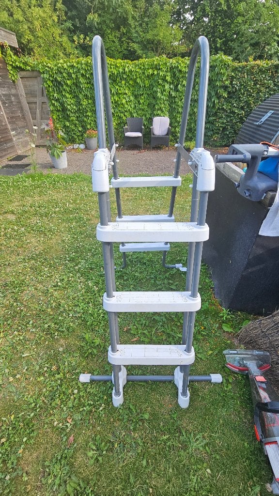 intex trap zwembad, Ophalen, Gebruikt, Ladder