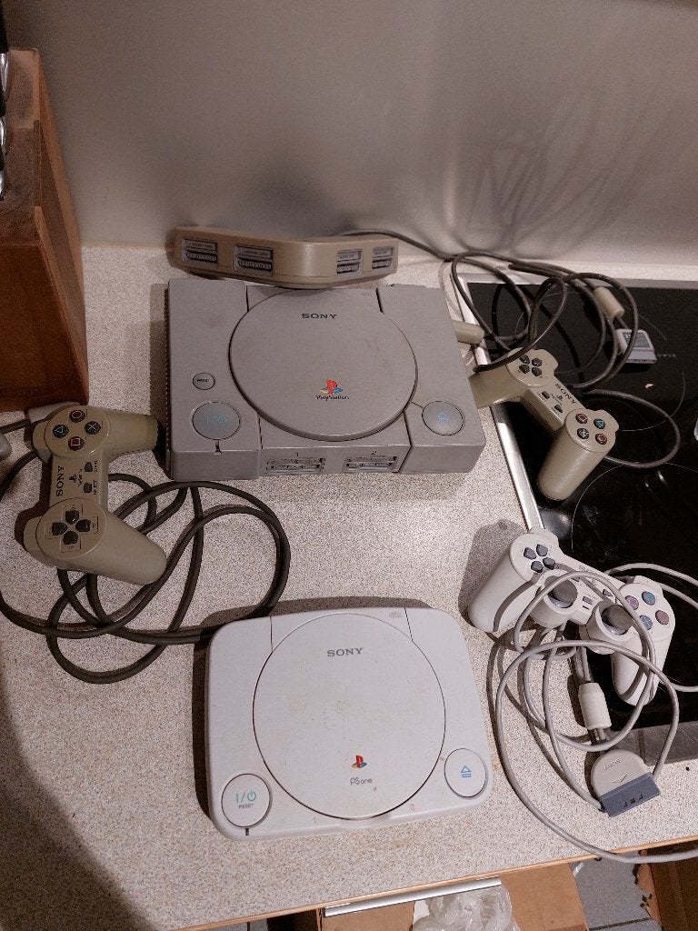 PSONE + Controller    µz, Games en Spelcomputers, Ophalen, Controller