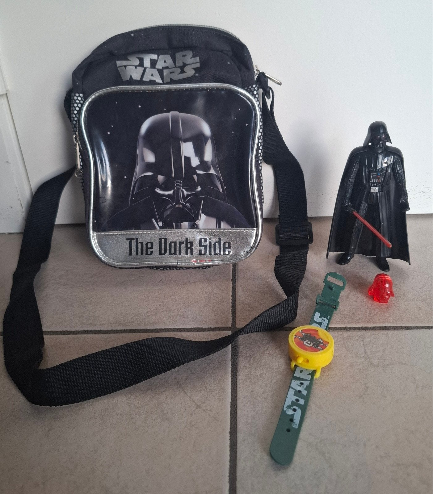 Darth Vader Star Wars figuur + tas + 'horloge' met licht, Enlèvement ou Envoi, Comme neuf