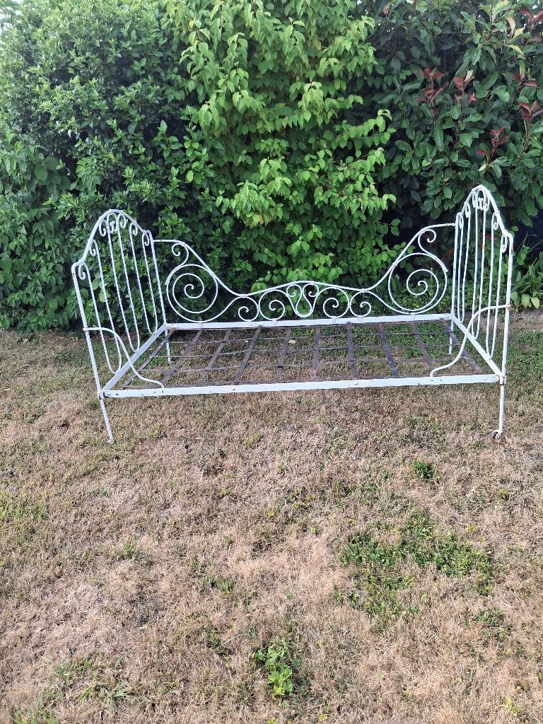 Lit ancien en fer forgé, 100 cm, Une personne, Enlèvement, Utilisé