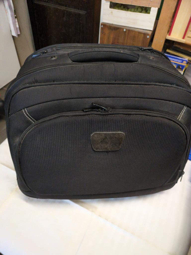 Laptop trolley Case Logic, Enlèvement, Case Logic, Poignée