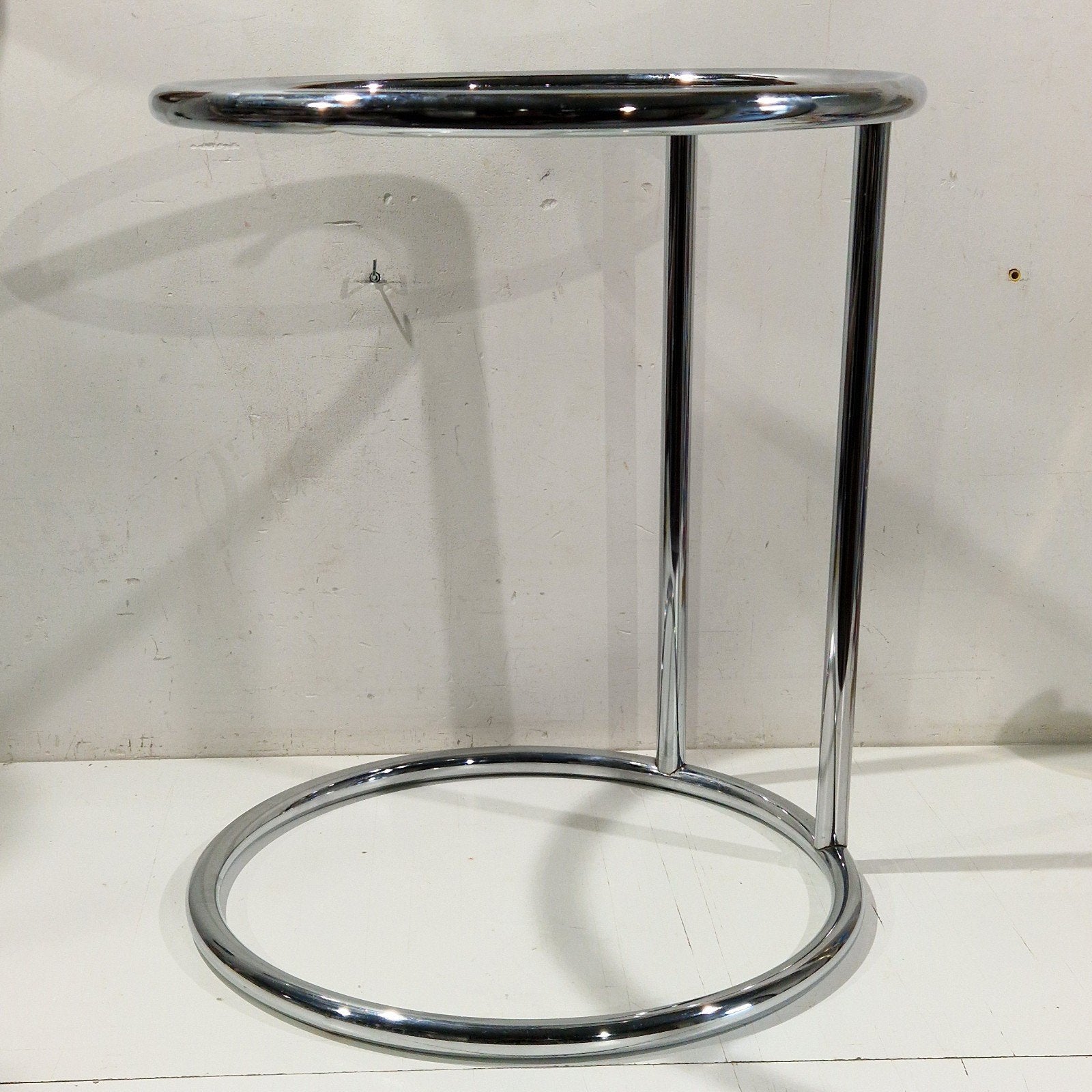 Bijzettafel in Bauhaus / Eileen Gray-stijl - Design van glas, Antiek en Kunst, Ophalen of Verzenden