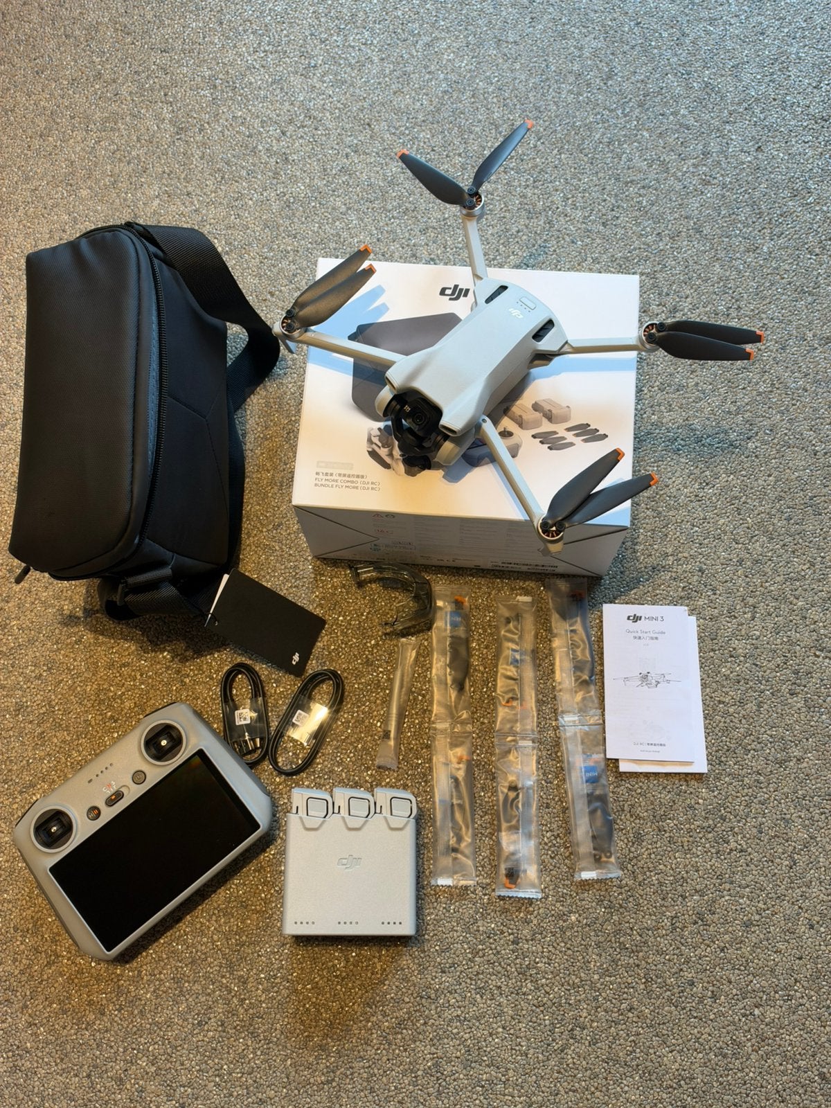DJI Mini 3 Fly More Combo (DJI RC) als nieuw, Audio, Tv en Foto, Cameradrone, Extra accu('s), 5 tot 10 kilometer, Ophalen of Verzenden