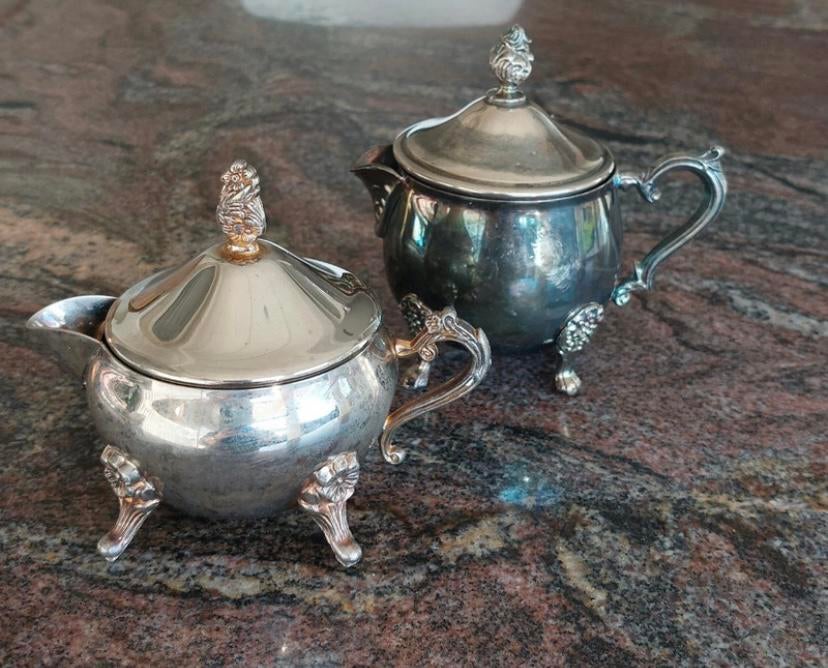 2 prachtige verzilverde melkkannetjes, Ophalen of Verzenden, Zilver