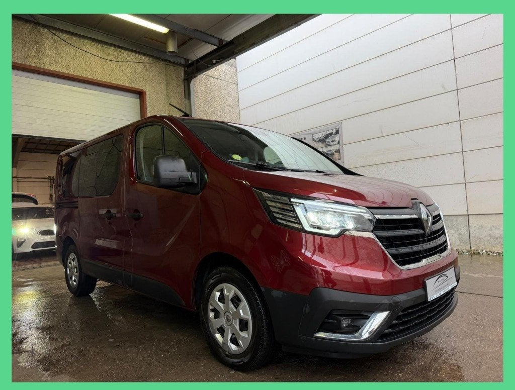 Renault Trafic 2.0 Blue dCi Kombi Life Style *8 sièges*, Rouge, 8 places, Entreprise, Entretenue par le concessionnaire