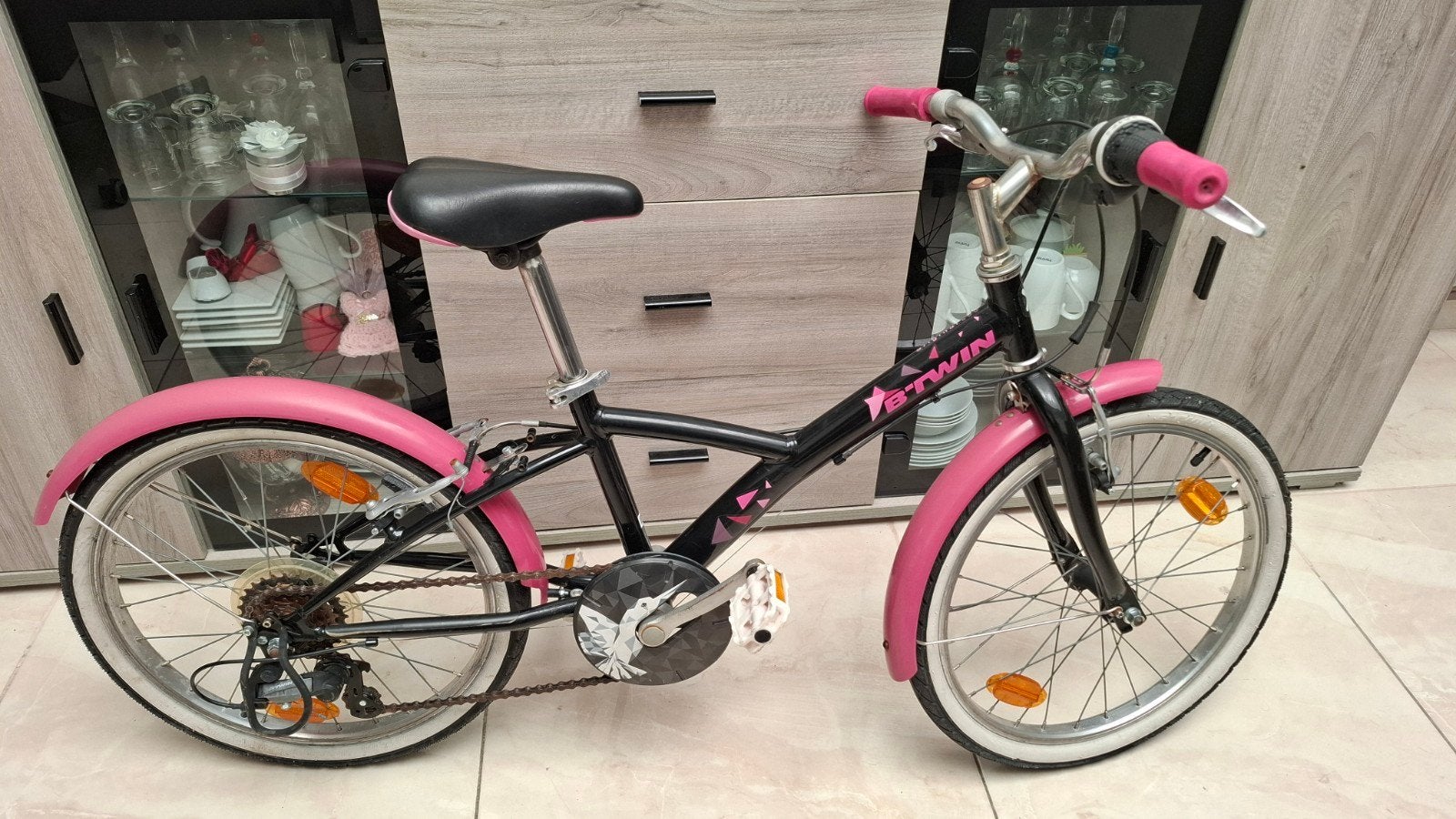 Vélo pour fille B'TWIN en bonne état (pour 5-9 ans), Vélos & Vélomoteurs, Vélos | Filles, Enlèvement, Vitesses