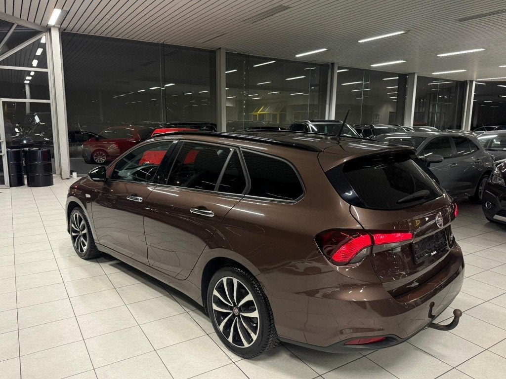 Fiat Tipo 1.6i Essence Automatique 81kW Euro 6b, Euro 6, Entreprise, Carnet d'entretien, 5 portes