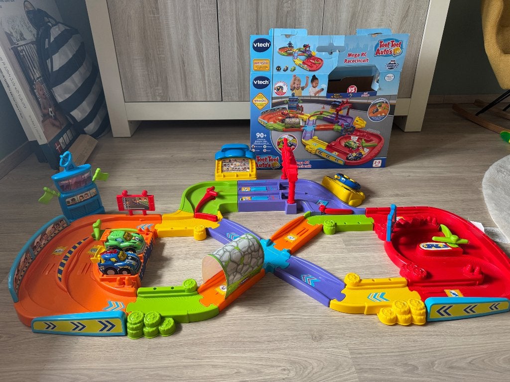 Vtech Toet Toet Auto’s Mega RC Racecircuit, Kinderen en Baby's, Ophalen, Zo goed als nieuw, 6 maanden tot 2 jaar
