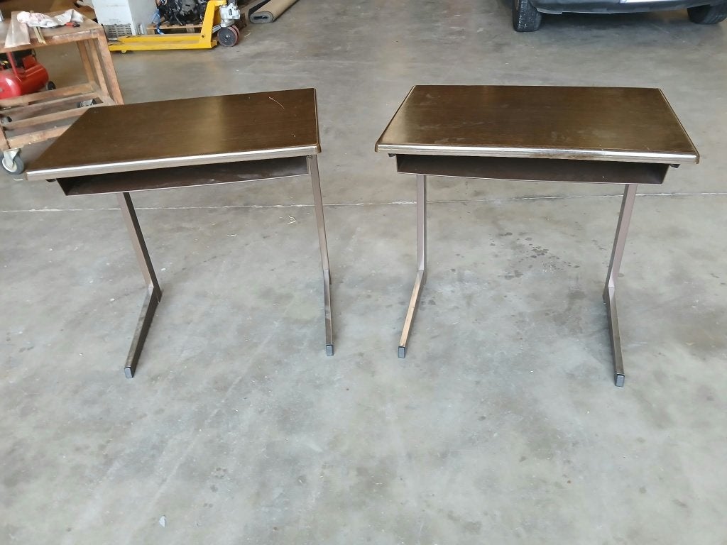 2 vintage schoollessenaars / bureautjes – 70 x 50 cm, Ophalen, Opbergruimte, Gebruikt, Metaal