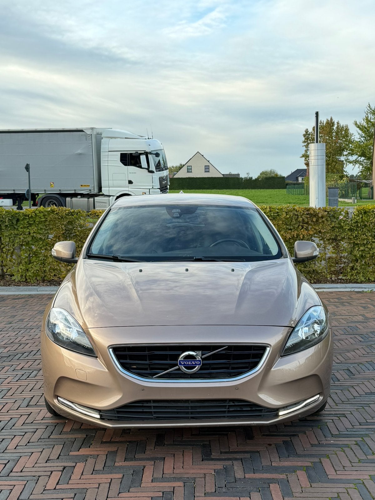 Volvo V40 D2 2.0 diesel euro6b 2016, Auto's, Voorwielaandrijving, Euro 6, Bruin, Leder