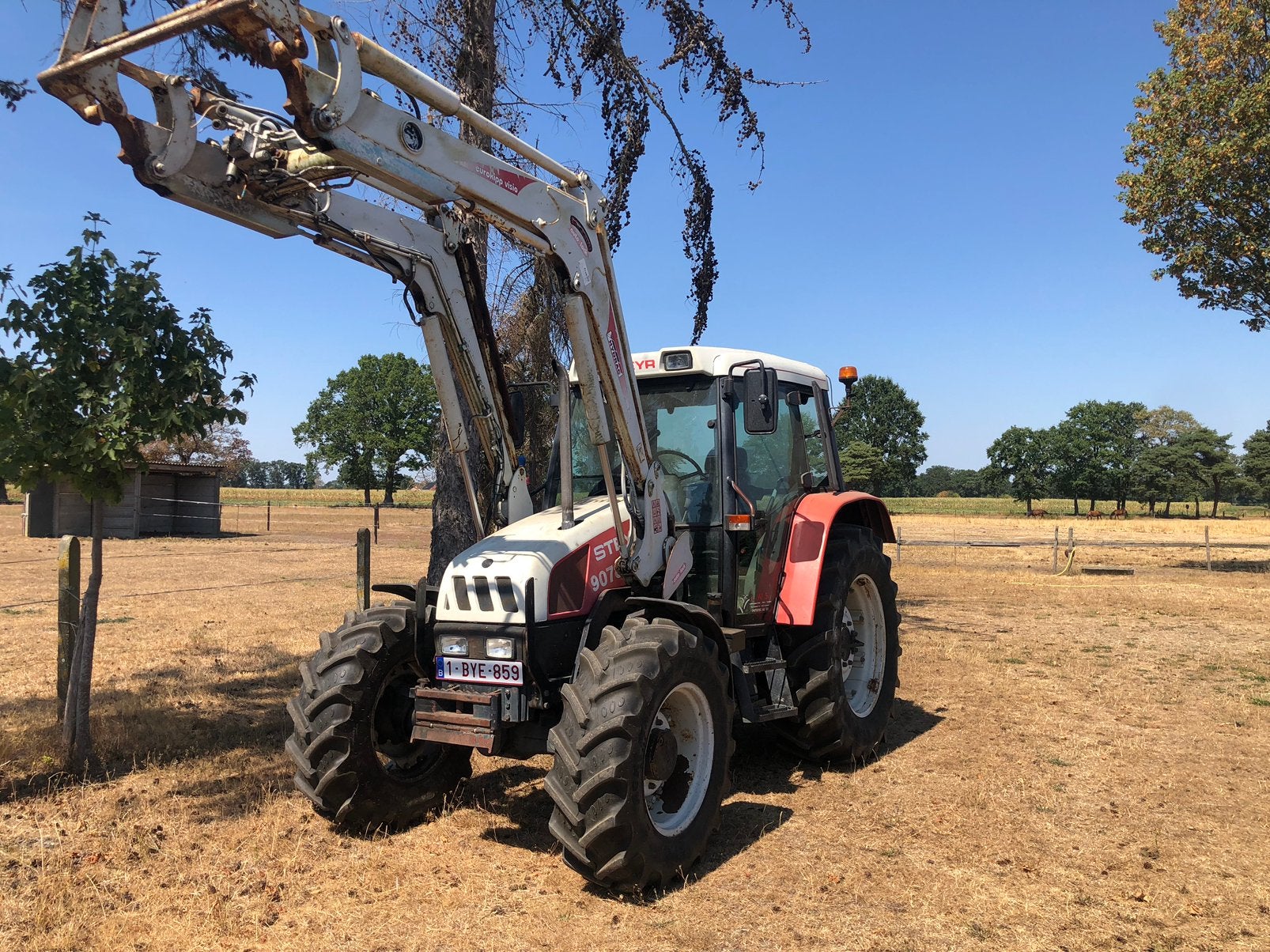 Mooie steyr traktor met frontlader, Enlèvement, Steyr
