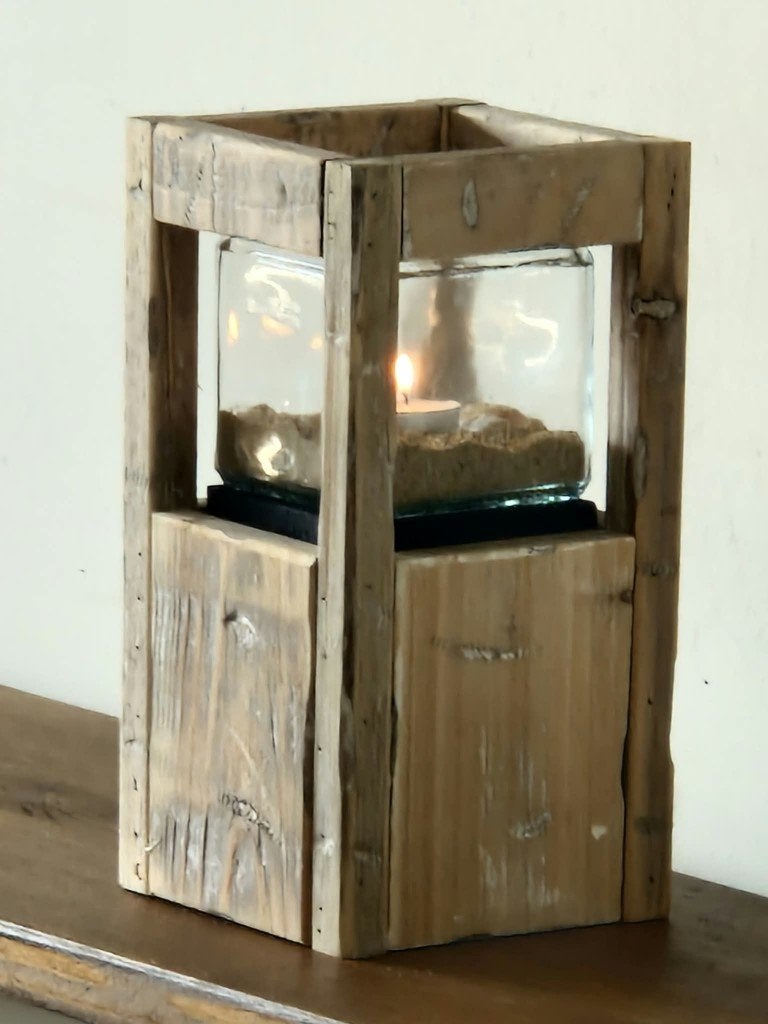 Houten kandelaar oud met kubusglas, Ophalen, Kandelaar