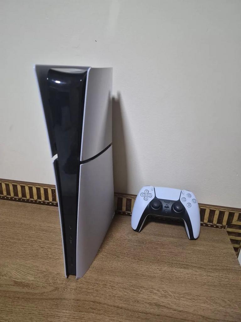 Manette PS5 Slim 1TB + en parfait état, Enlèvement, Comme neuf