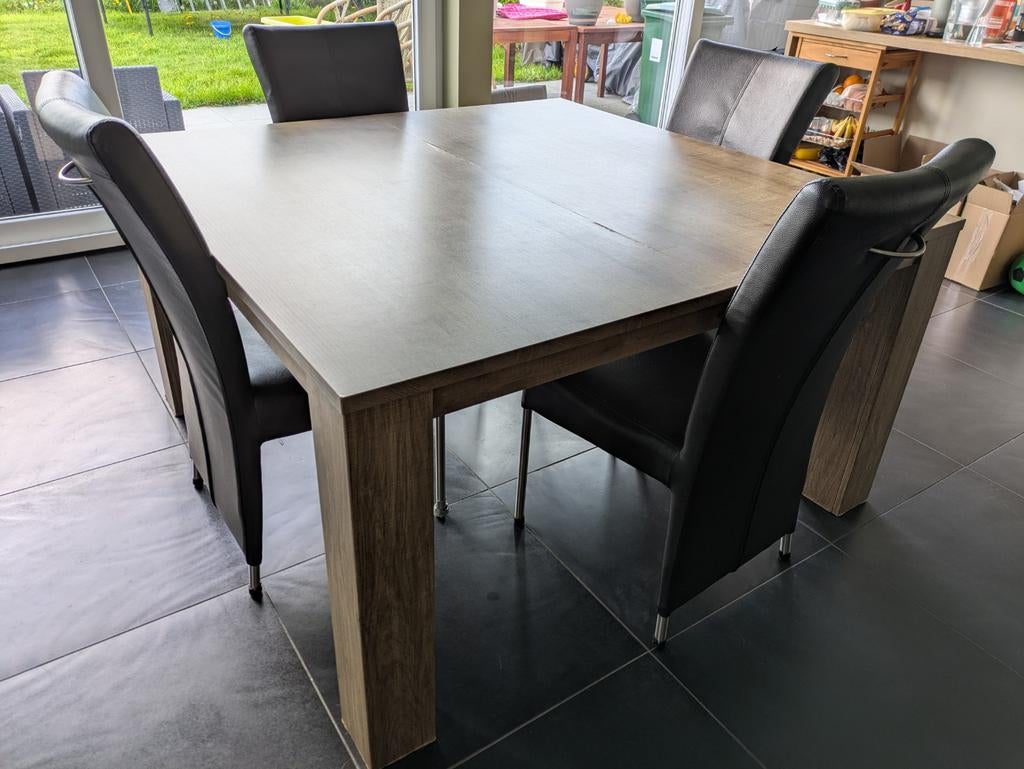 Eettafel met 4 stoelen, Ophalen
