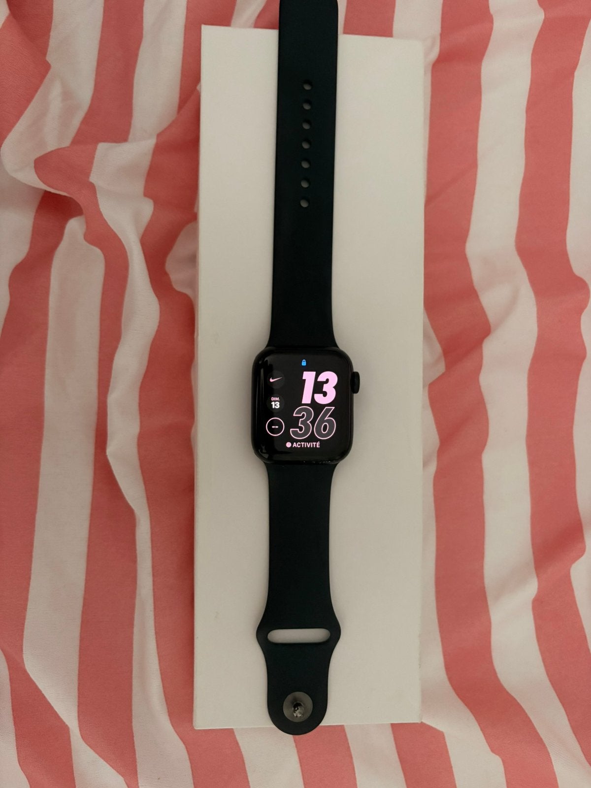 Apple Watch SE 40 mm, Ophalen, Zo goed als nieuw, IOS